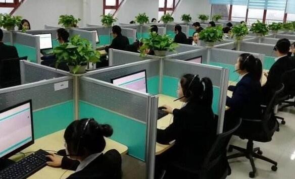 “燃气灶正用着突然熄火，燃气灶熄火是如何回事？”